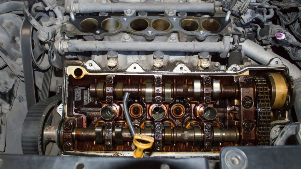 Engine oil leak gasket 1024x576 1