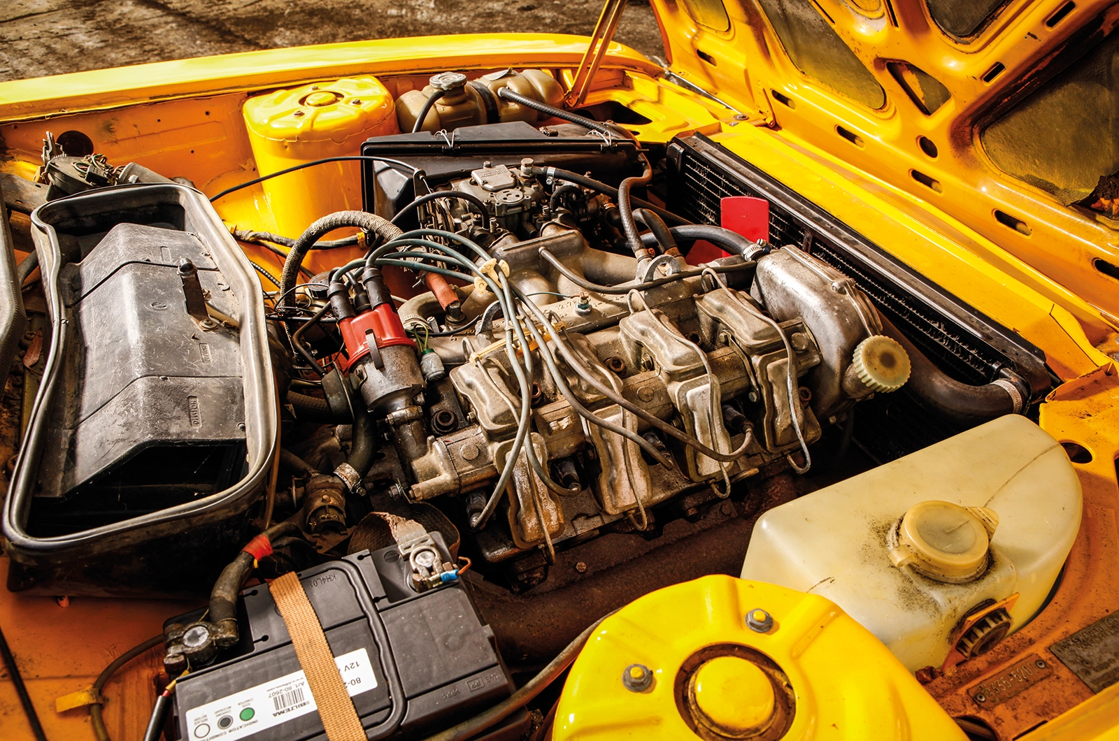 Classic And Sports Car NSU Ro80 Vs VW K70 K70 Engine