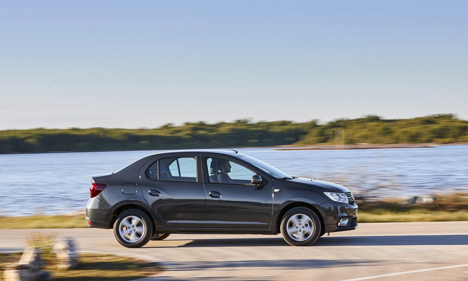 Dacia Logan 2017 1600 0a