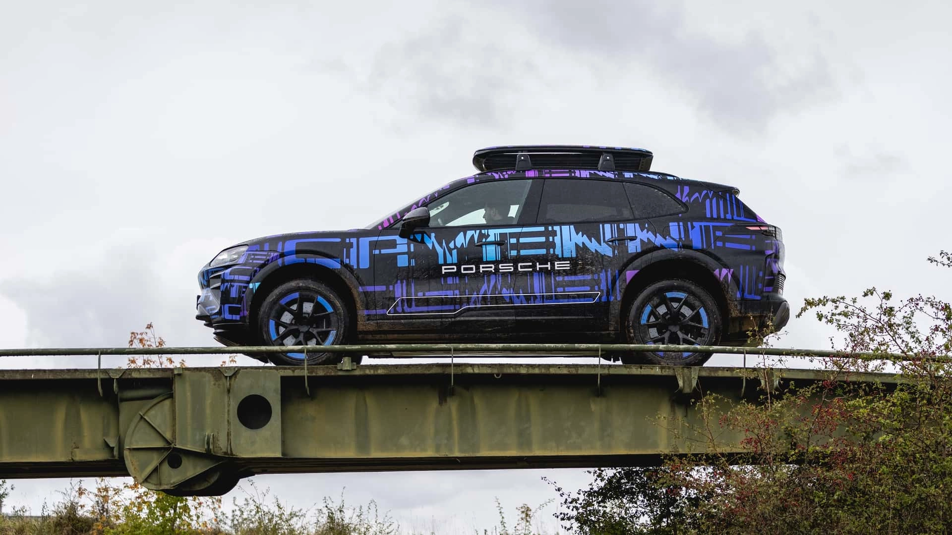 2026 porsche cayenne electric
