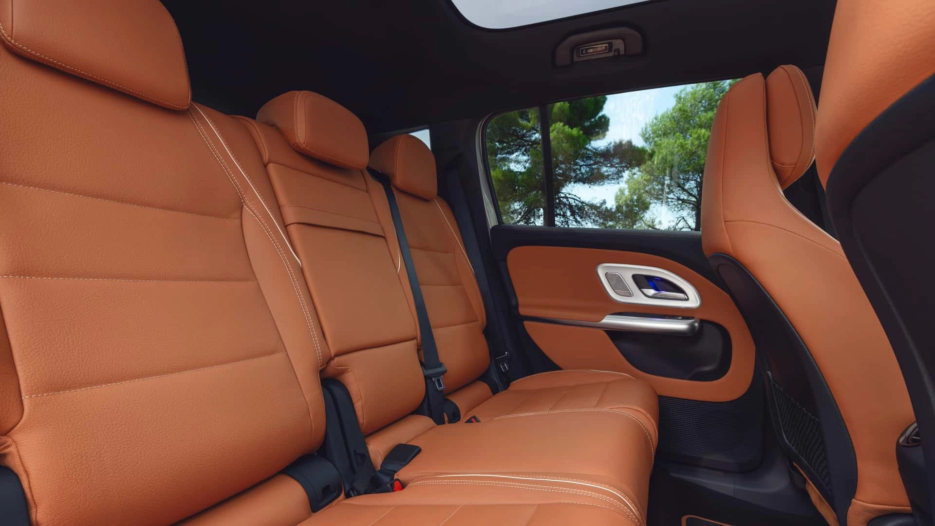 2027 mercedes glb interior