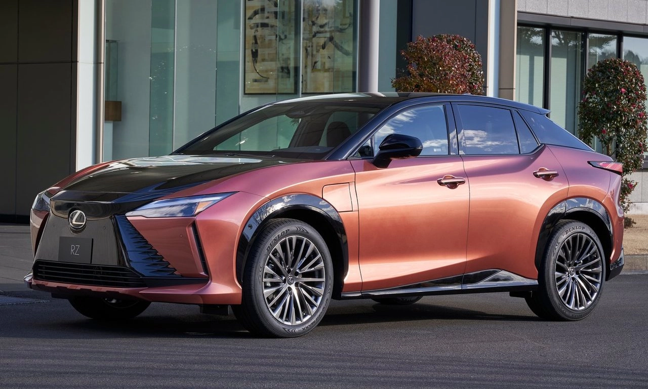 Lexus RZ 450e 2023 1280 7c1c3b4f7bedf22c23f6db78c03ecdbe22
