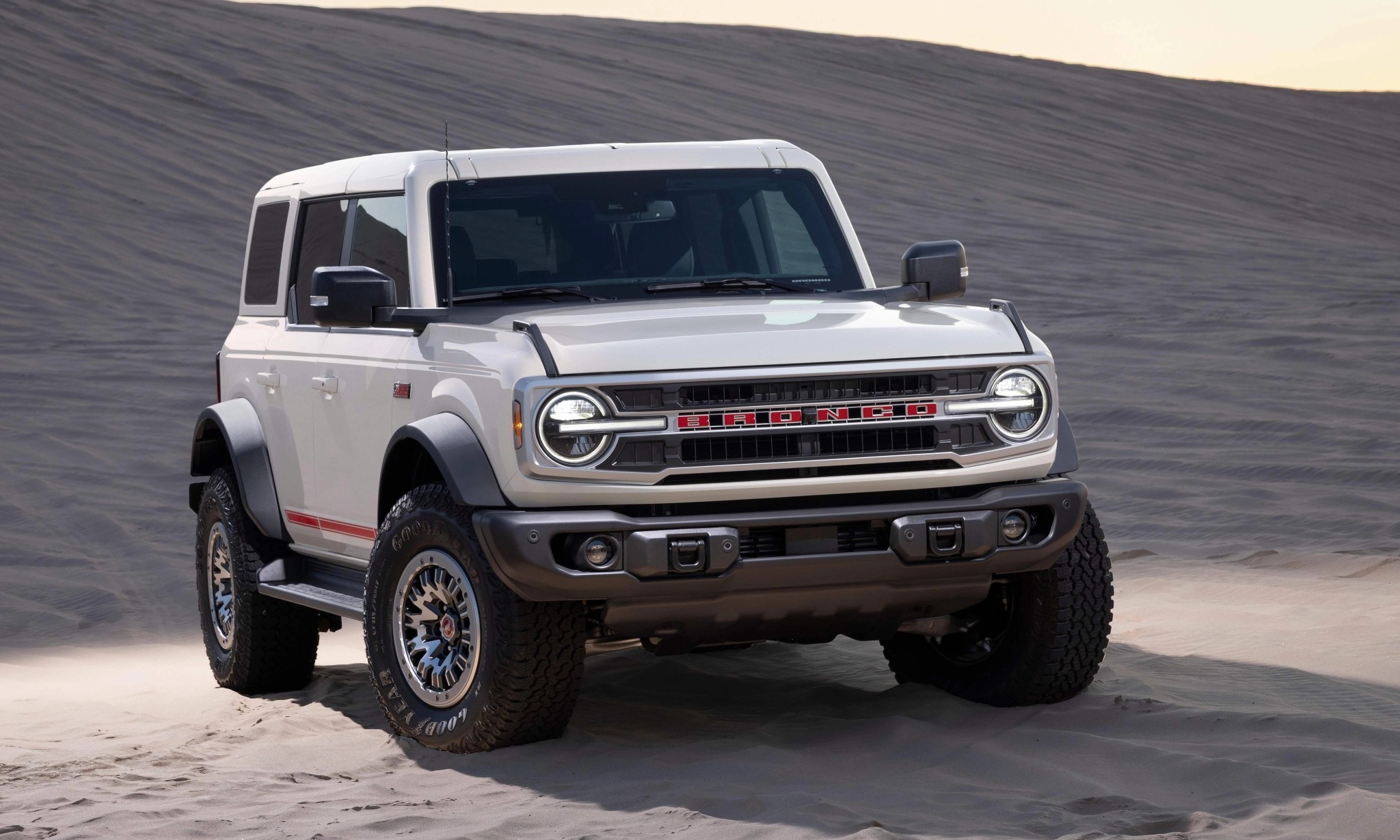 Ford Bronco 60th Anniversary 2026 Front Three Quarter.a359d400