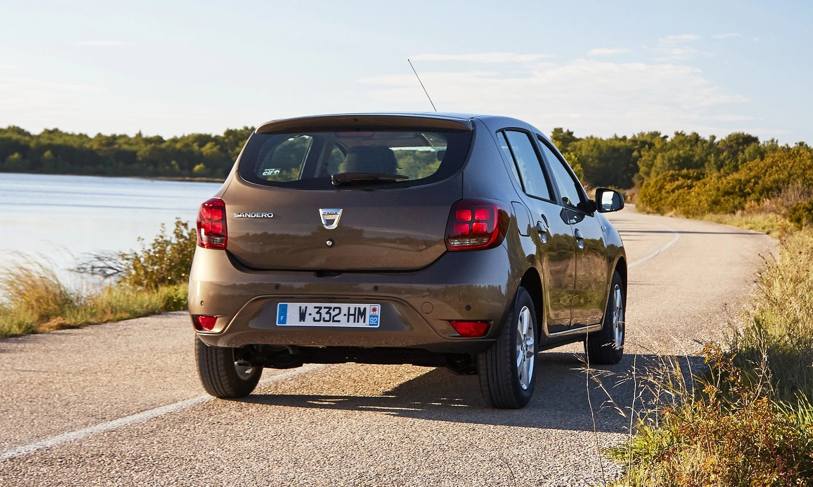 Dacia Sandero 2017 1600 10