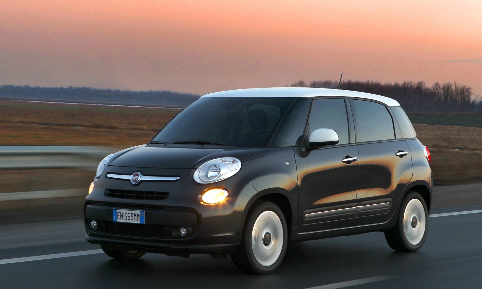 Fiat 500L 2013 1600 07