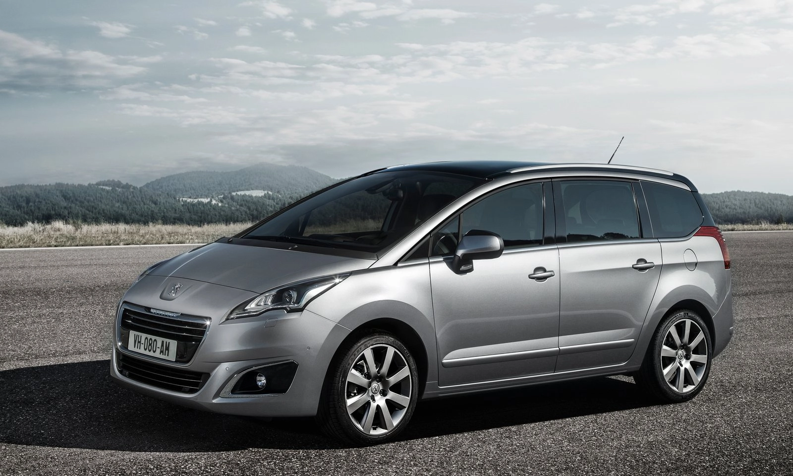 Peugeot 5008 2014 1600 02