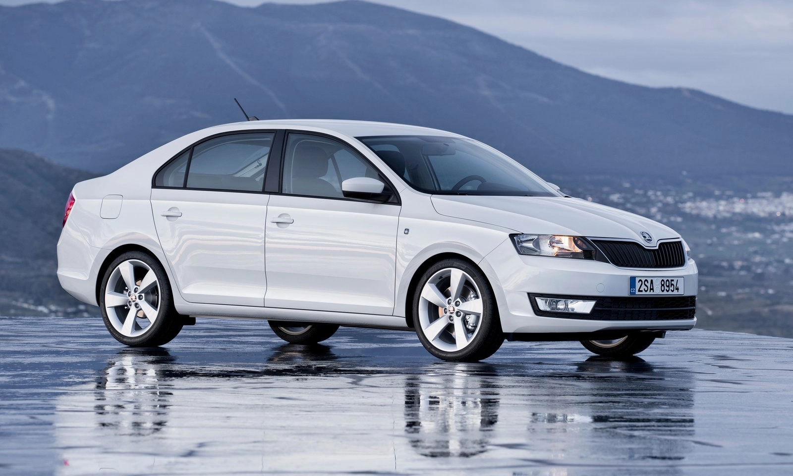 Skoda Rapid 2013 1600 09