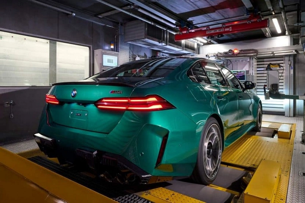 2025 BMW M5 production start 8 830x553