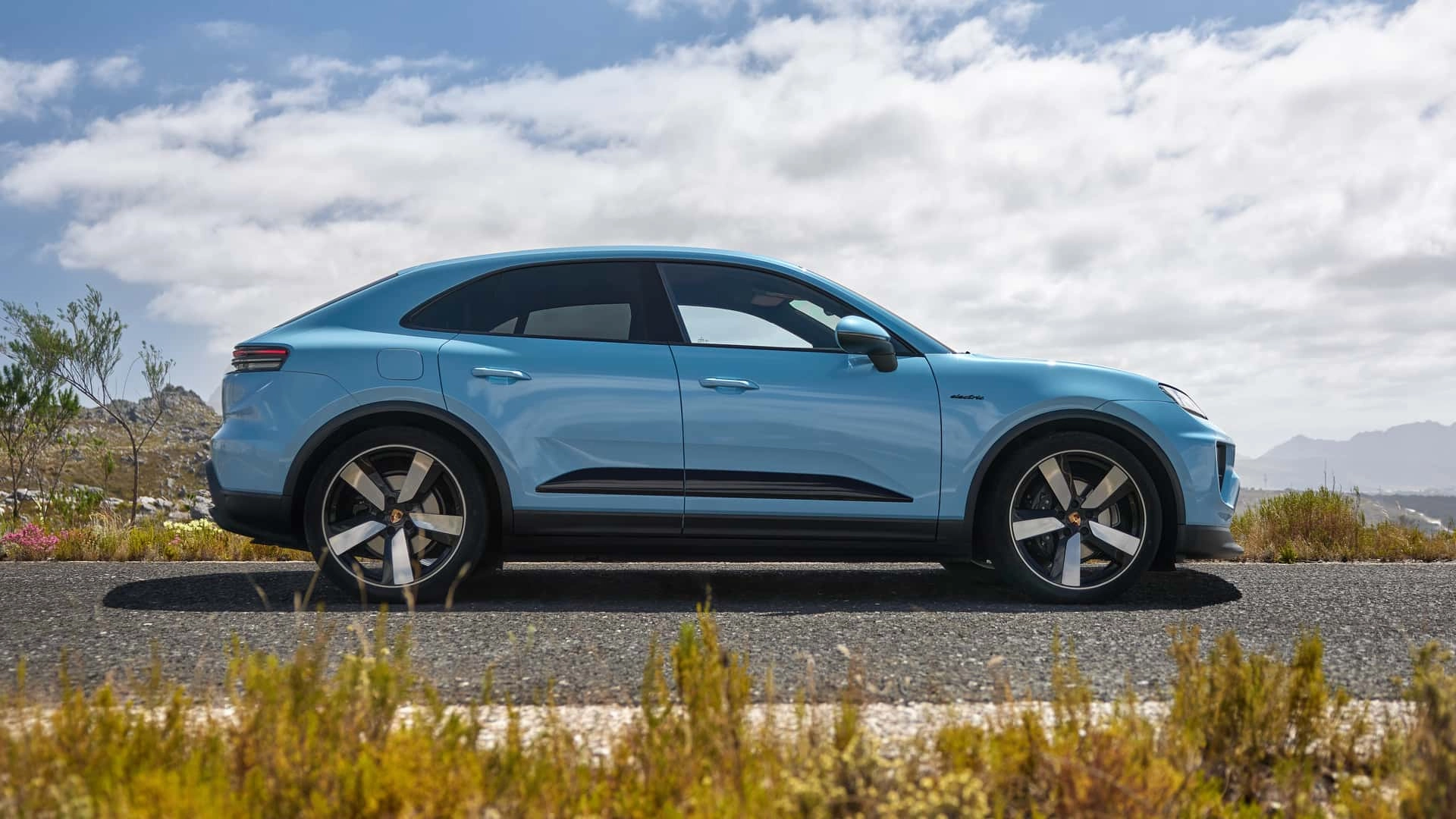 Porsche macan rwd 2024