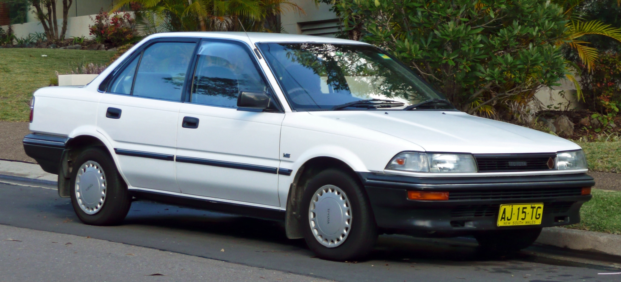 1991 Toyota Corolla (AE92) CS Sedan (2010 05 19)