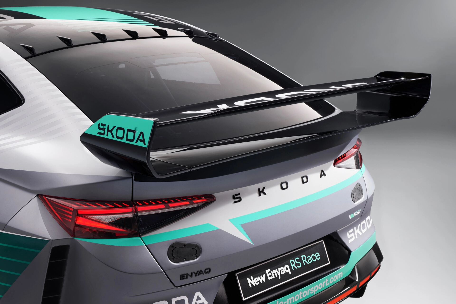 17 New Enyaq RS Race D0cebed2 1920x1281