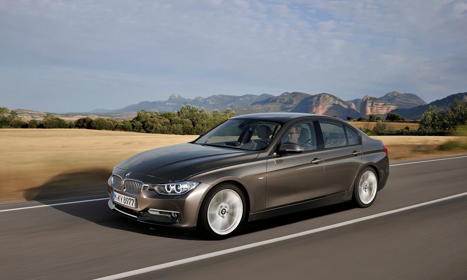 BMW 3 Series 2012 1600 2b