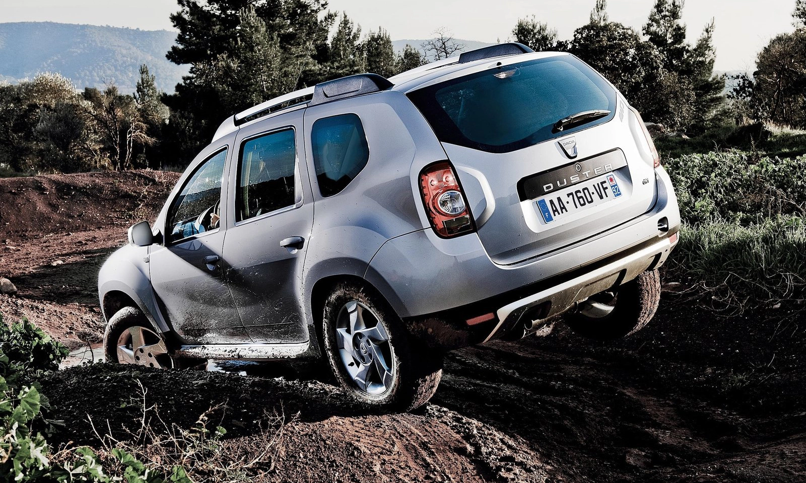 Dacia Duster 2011 1600 2f