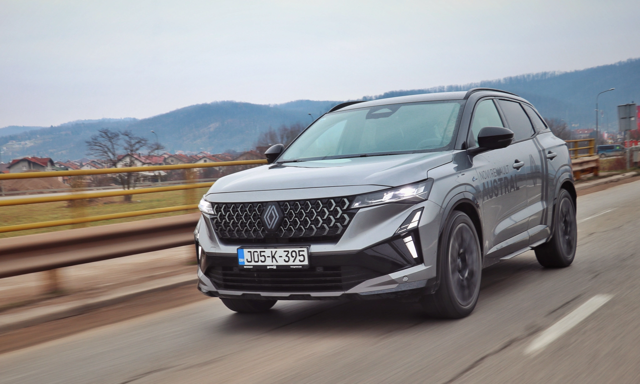 Praktičnost monovolumena u formatu sportskog SUV-a