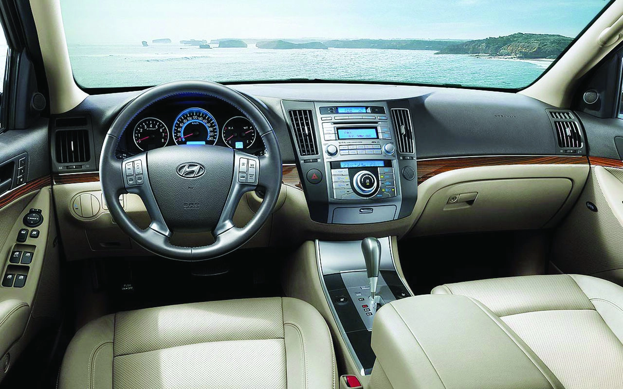 Hyundai ix55 interior