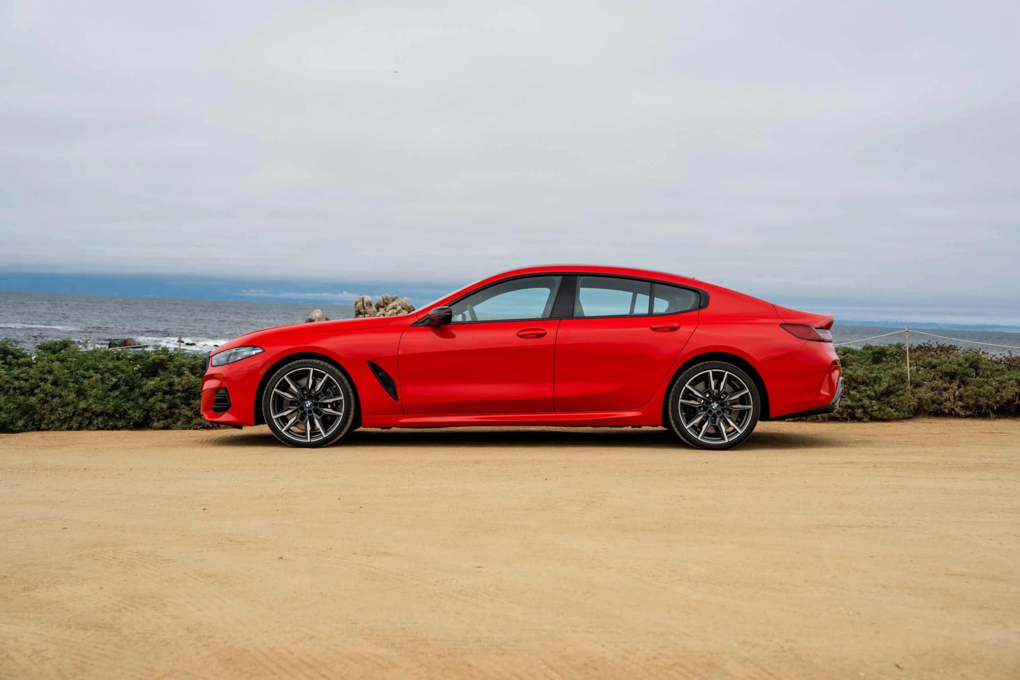2026 bmw m850i heritate edition bright red 06 scaled