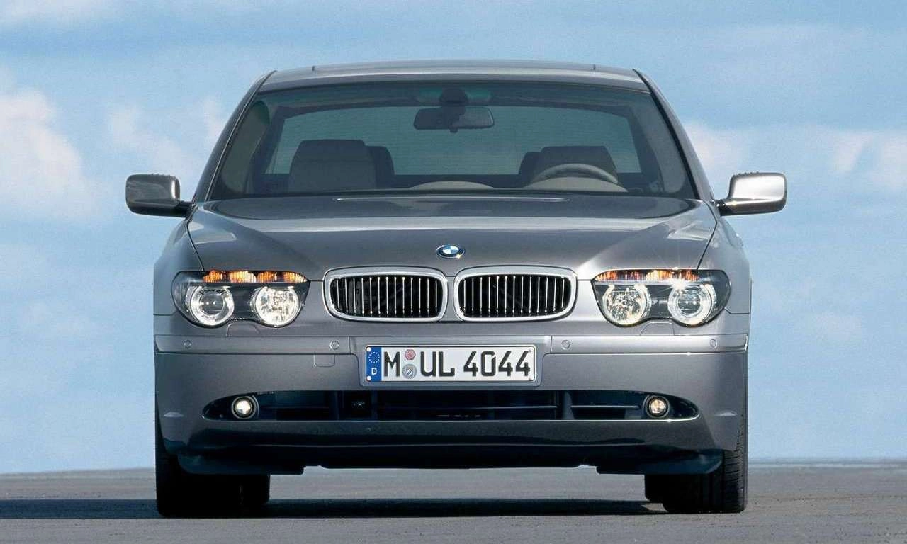 BMW 760i 2002 1280 0bf6f4a2c6940027cd75e1ae90ecc7cce1