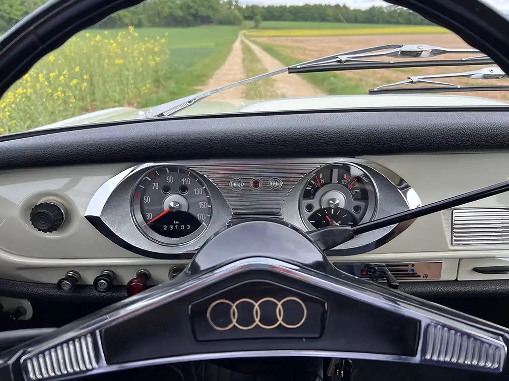 08 Zwischen Gestern Und Morgen Das Cockpit Quelle Autodrom