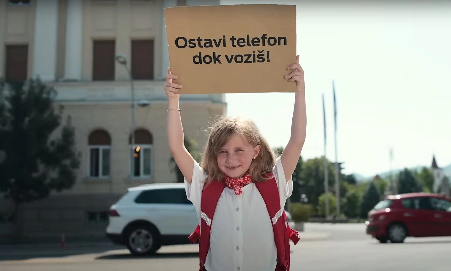 m:tel poručuje: Ostavi telefon dok voziš!