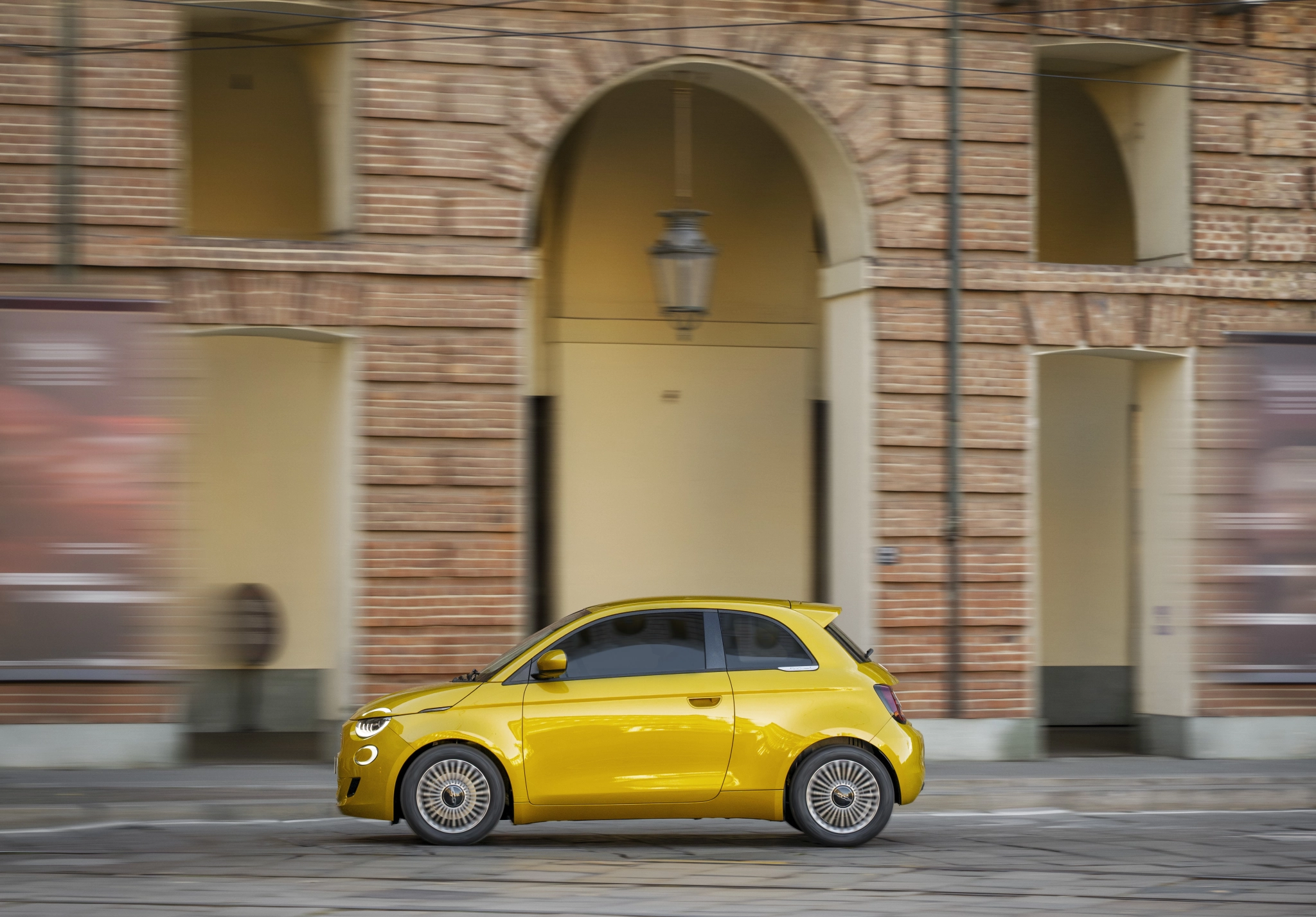 Fiat 500 hybrid 5