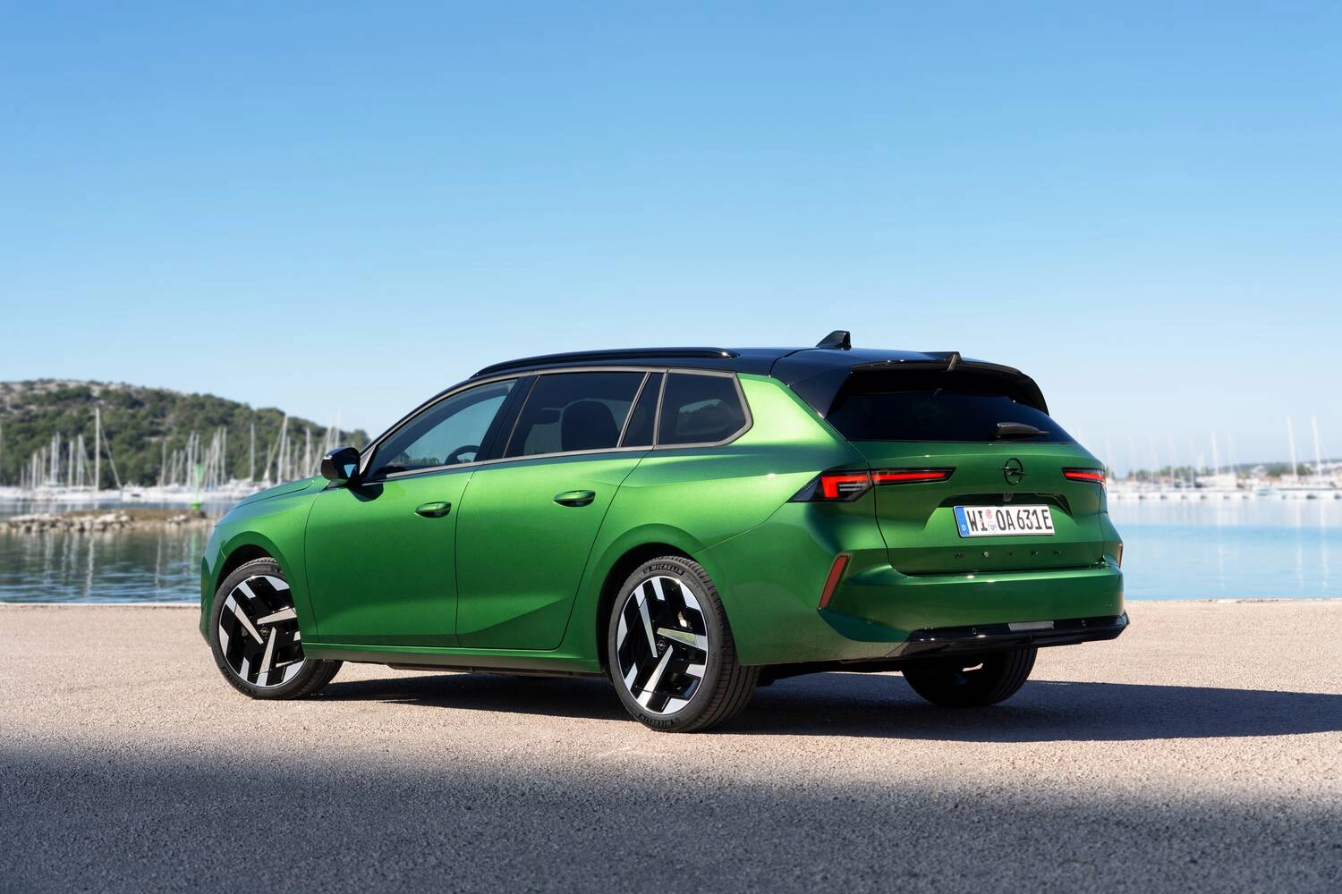 Opel Astra Estate Croatia Green Electric 2026 12