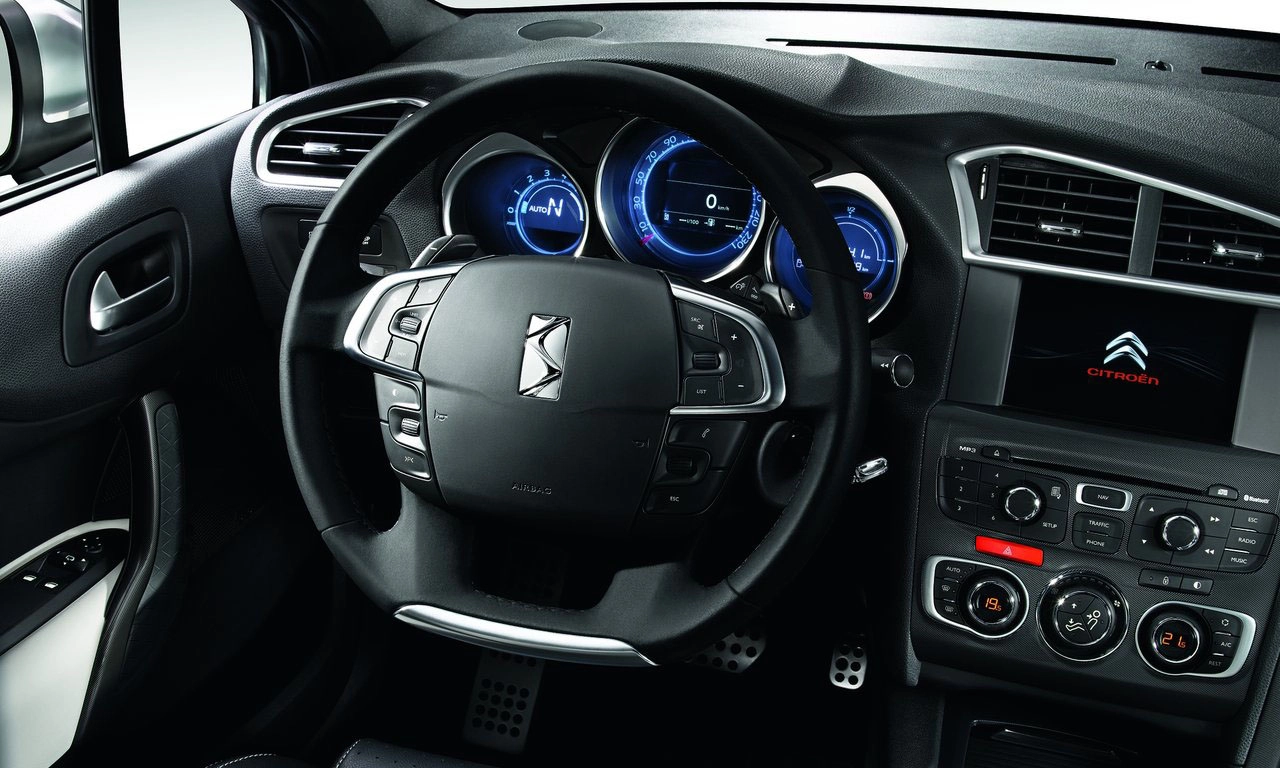 Citroen DS4 2012 1280 0d5a9041546a120229506b8f432f16b186