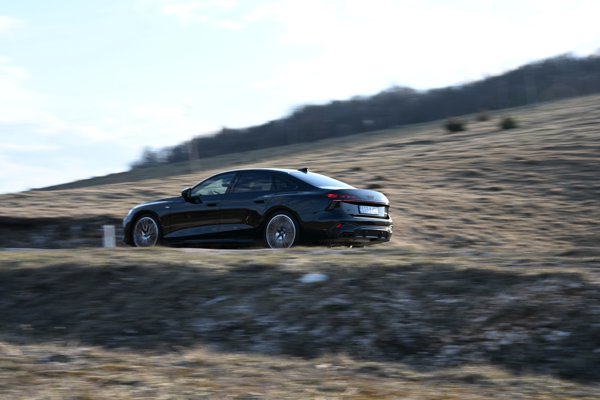 Zadnjastranaodeeeeeeee