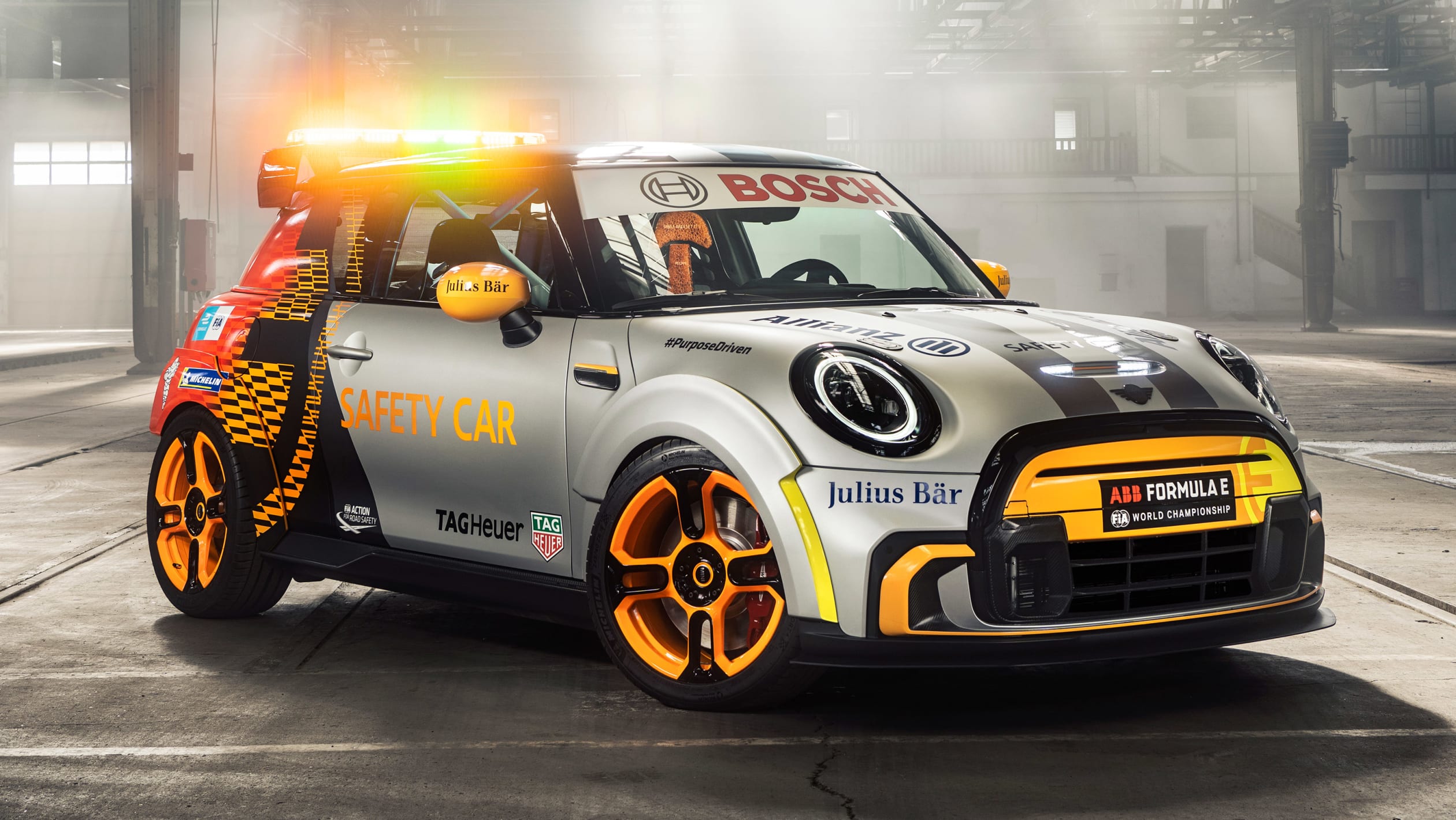 Mini Electric u ulozi ,,safety car-a“