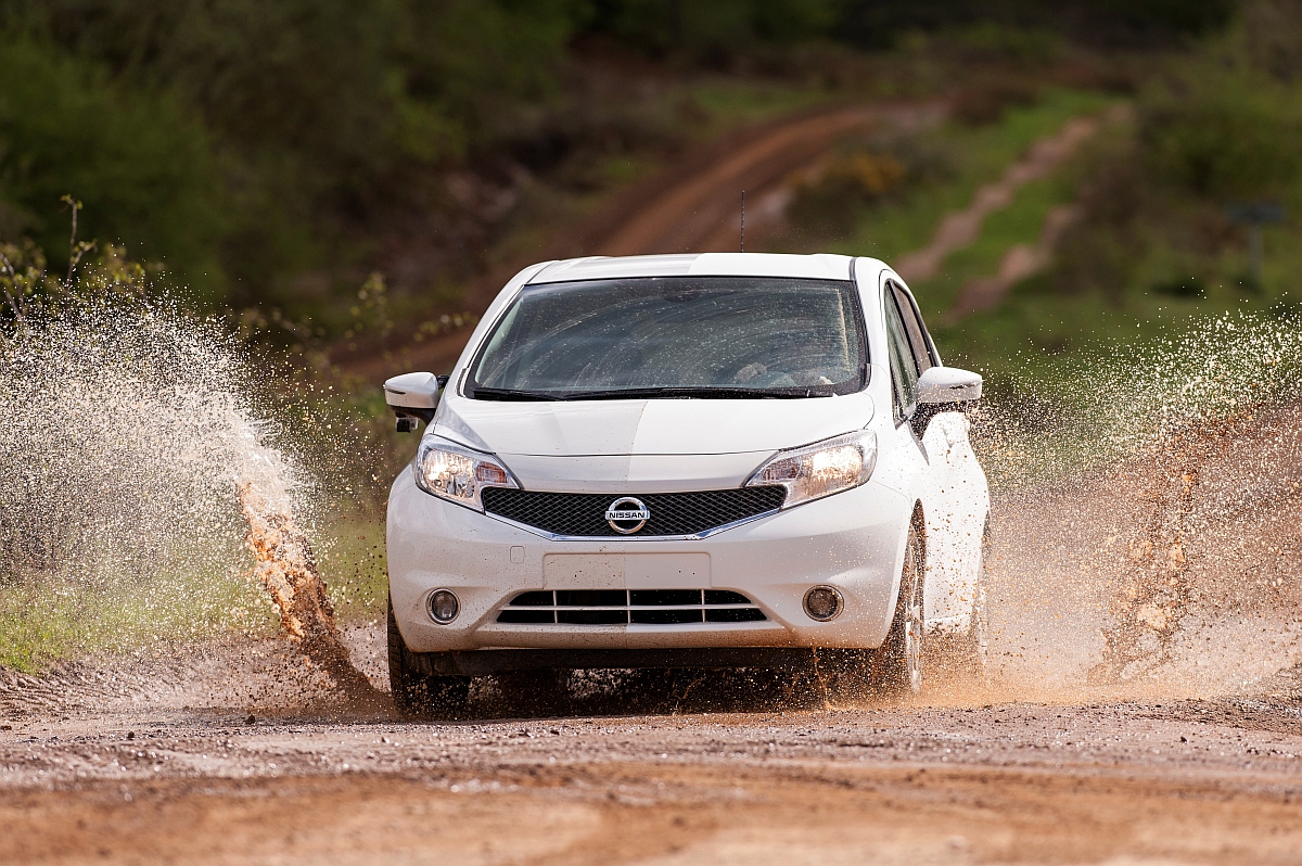 Nissan razvio prvi prototip „samočistećeg“ automobila