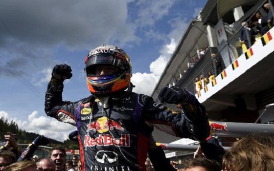 Daniel Ricciardo ispred Rosberga