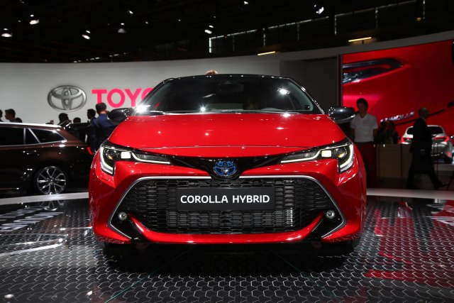 Corolla Hybrid  premijerno predstavljena u Parizu