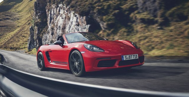 Premijerno predstavljeni 718 T Boxster i Cayman 